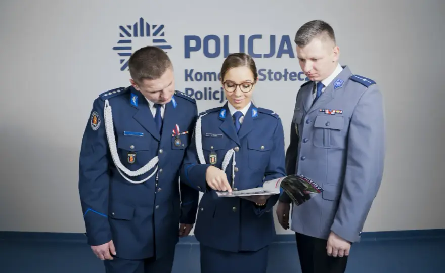 Wzory umundurowania policji – co musisz wiedzieć o regulacjach?