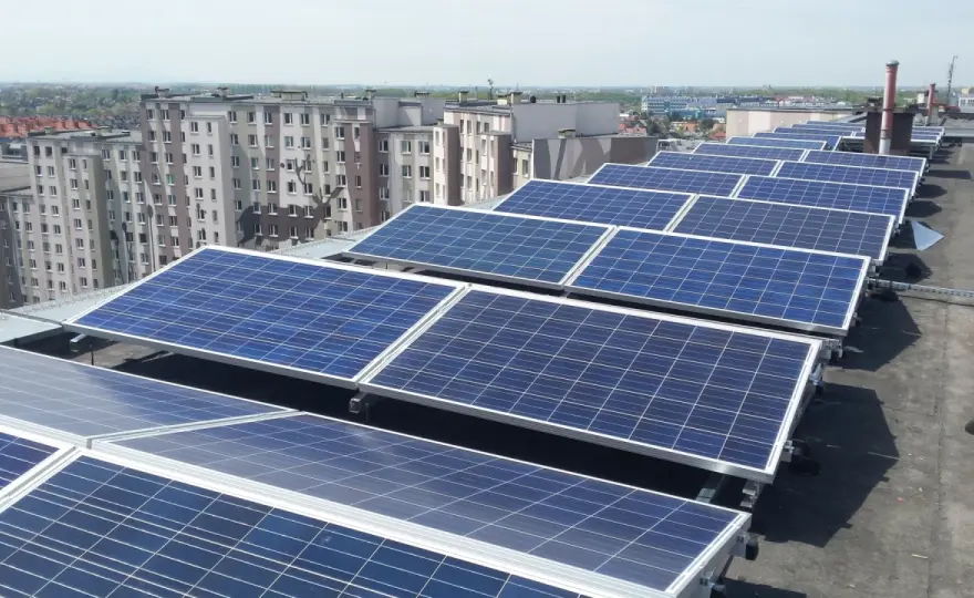 Tańsza energia dla firm i przedsiębiorców - jak obniżyć rachunki za prąd w 2025 roku?