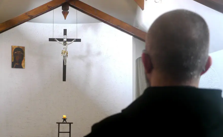 Na czym polega modlitwa jezusowa i jak może zmienić twoje życie