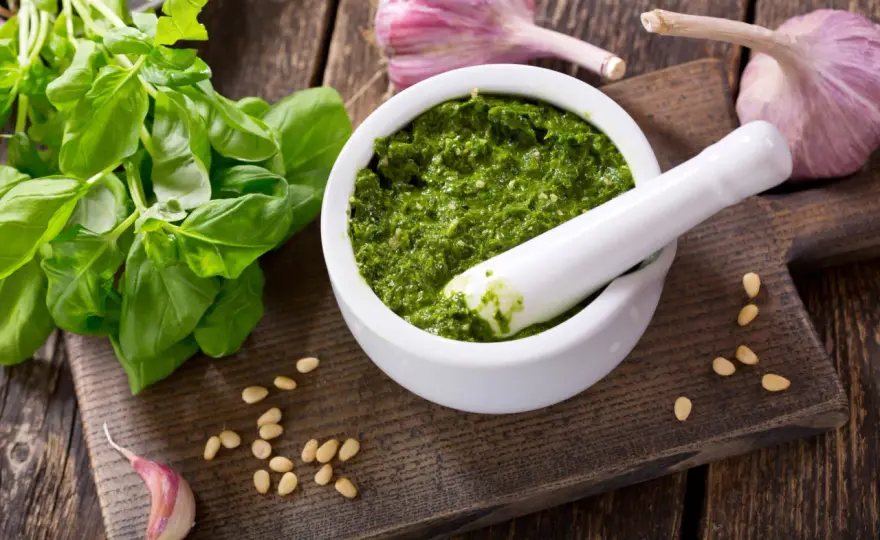 Jak zrobić dobre pesto – sekrety idealnego przepisu krok po kroku