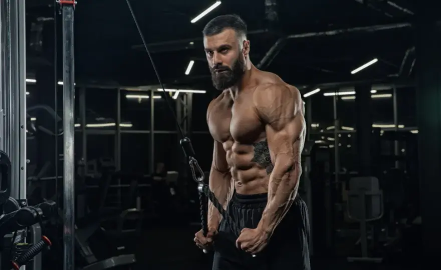 Ile ćwiczeń na triceps? Odkryj skuteczne metody treningowe