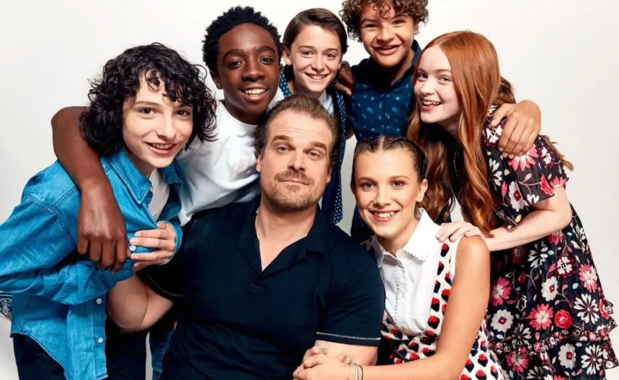 Aktorzy Stranger Things kto gra kogo w kultowym serialu Netflixa