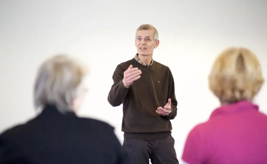 Coaching kontra terapia: co jest dla Ciebie odpowiednie?