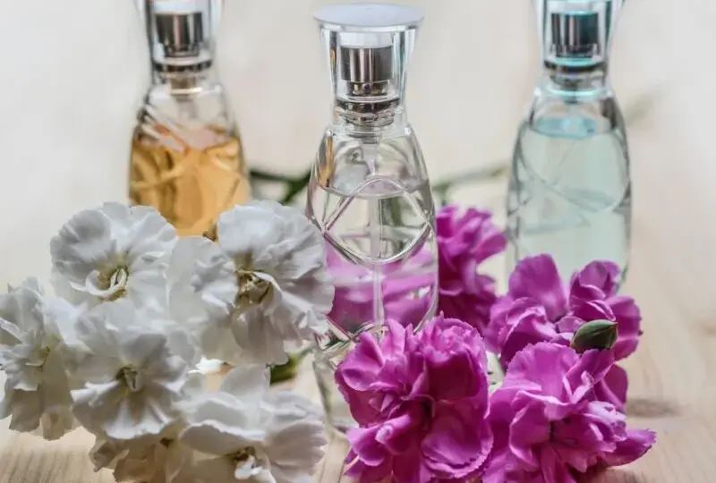 Najlepsze perfumy damskie na lato: świeże i trwałe zapachy 2023