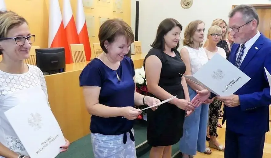 Jak zostać nauczycielem dyplomowanym: proces awansu krok po kroku