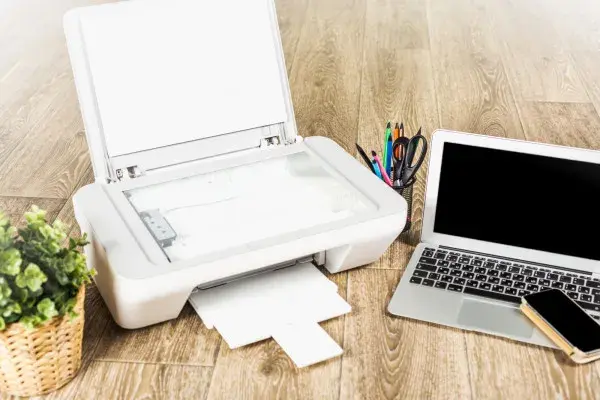 Jak podłączyć drukarkę do laptopa – proste sposoby i porady