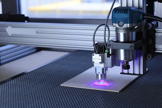 Jak często należy prowadzić serwis ploterów laserowych?