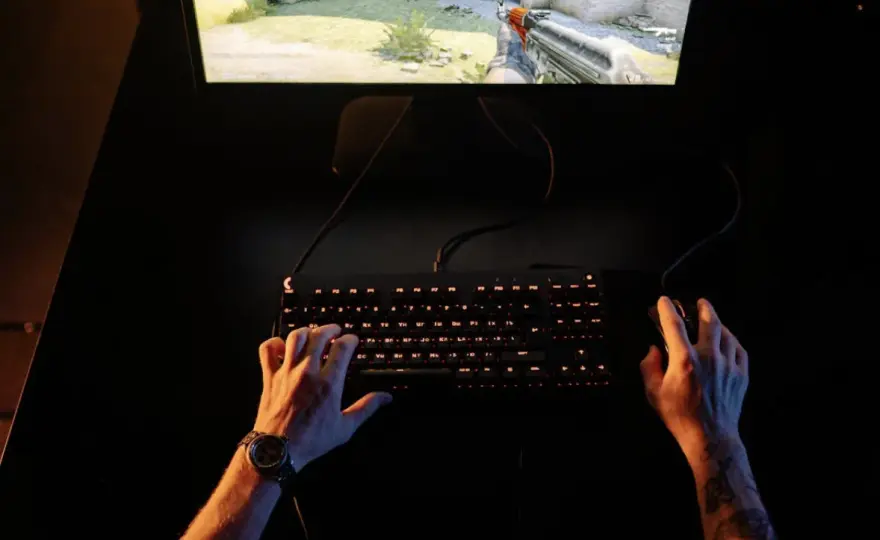 Czym jest e-sport i biznes turniejowy – czy da się zarobić na e-sporcie w Polsce?