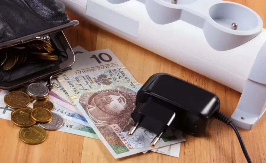 Jak sprawdzić aktualne ceny za prąd w Polsce? Sprawdź ile kosztuje 1 kWh w 2025 roku