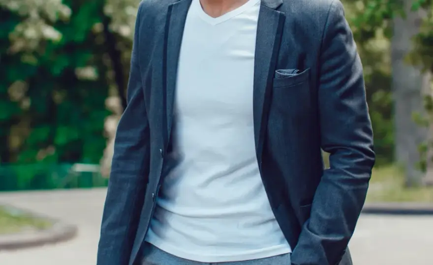 Stylizacje biznesowe męskie: Jak nie popełnić wpadki w dress code?