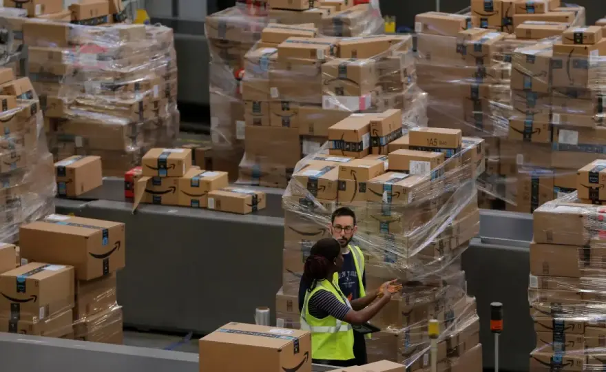 Jak kupić paletę zwrotów z Amazon: Kompletny poradnik dla początkujących