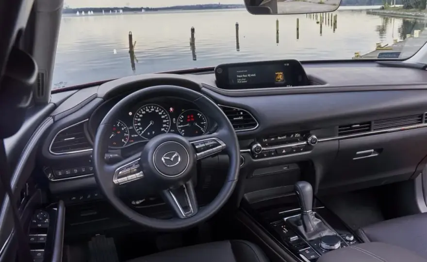 Wnętrze Mazda CX-30: Opinie i Recenzje Kierowców o Komforcie