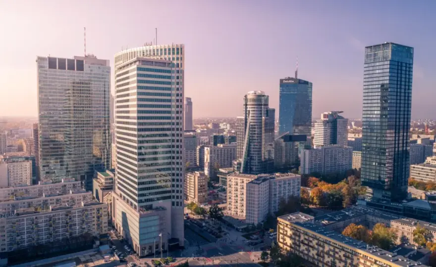 Dlaczego coraz więcej firm wybiera wirtualne biuro w Warszawie? Oszczędności to tylko jedna z przyczyn