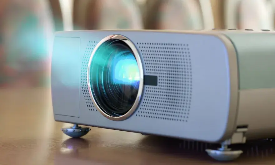 Do czego służy projektor? Odkryj jego niezwykłe zastosowania w życiu