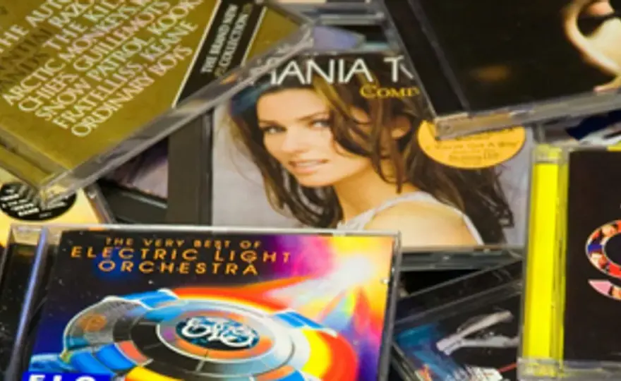W którym roku wynaleziono płytę CD? Niezwykła historia tego formatu