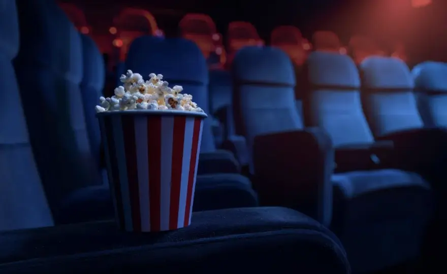 Kiedy Hollywood spotyka ruletkę: jak filmy o kasynach inspirują prawdziwy świat rozrywki online