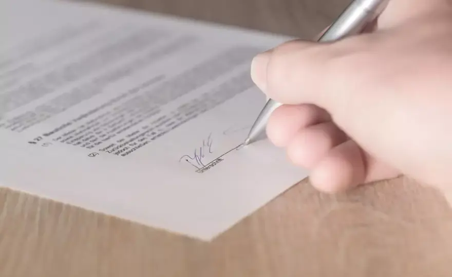 Gdzie podpisać umowę na wywóz śmieci: prosty poradnik krok po kroku