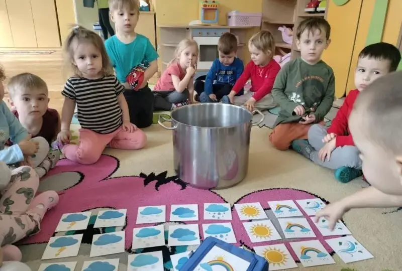 W marcu jak w garncu wiersz - analiza i interpretacja poezji Kulmowej