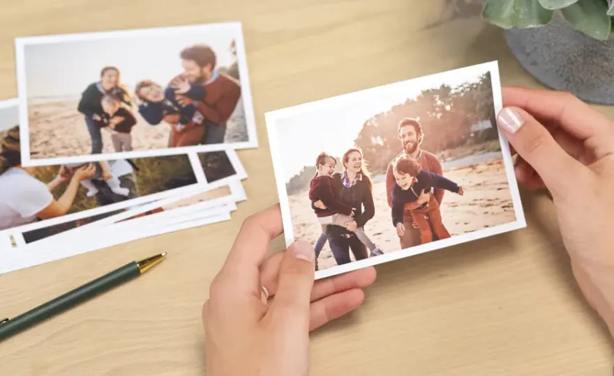 Jak wywołać zdjęcia przez internet - proste kroki i najlepsze platformy
