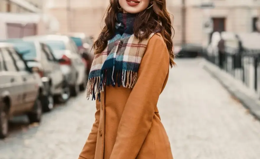 Jak nosić beret damski: 5 stylowych trików na każdą porę roku