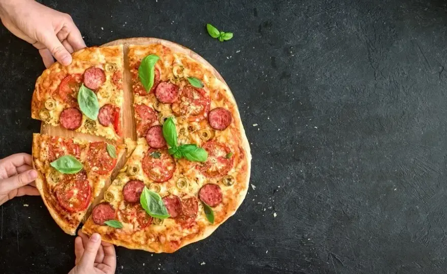 Dlaczego pizza jest niezdrowa? Odkryj szkodliwe składniki i ich skutki