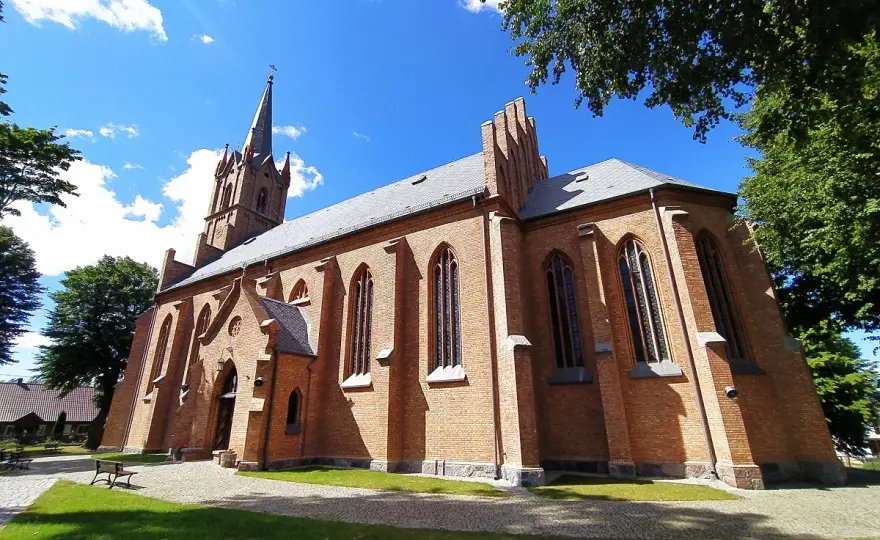 Swarzewo sanktuarium - miejsce cudów i duchowego odnowienia w Kaszubach