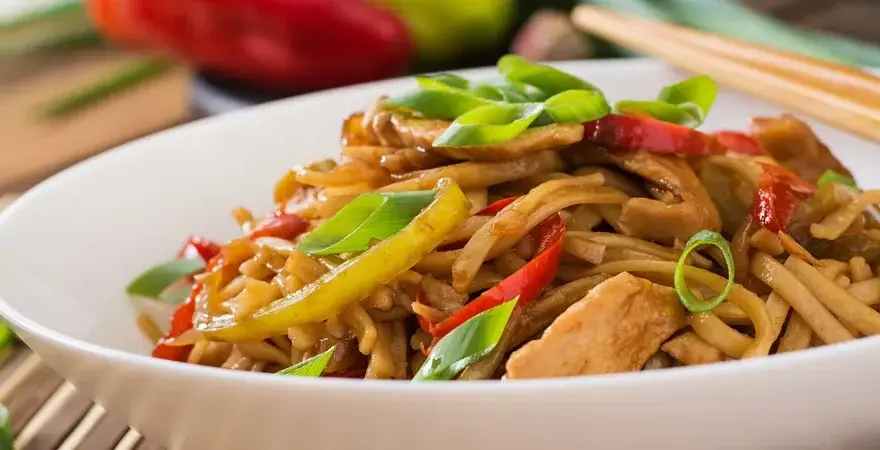 Co do pad thai: prosty przepis na idealne danie z Tajlandii