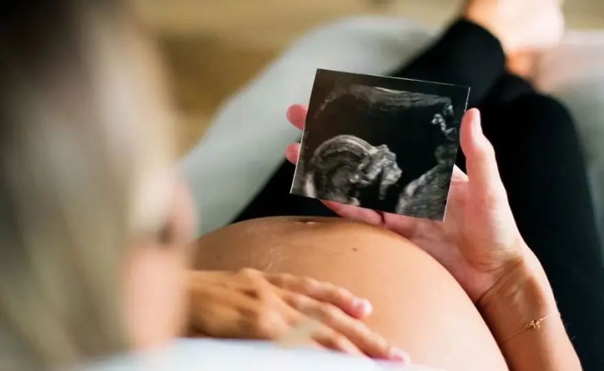 Czy w okres można zajść w ciążę? Prawda o ryzyku i mitach
