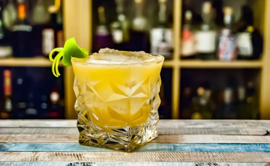 Najlepsze przepisy na drinki kwaśne, które zachwycą Twoje podniebienie