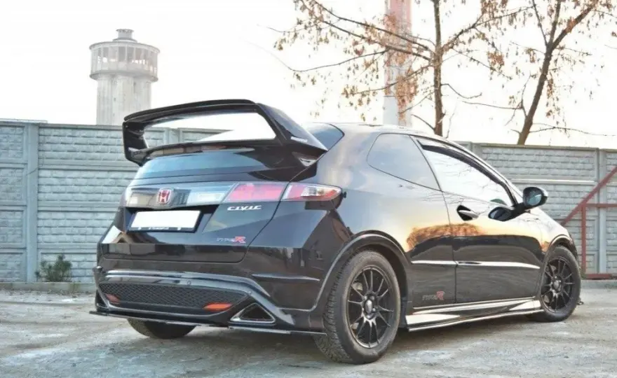 Spoiler Mugen do Civic VIII - idealne dopasowanie i montaż bez problemów
