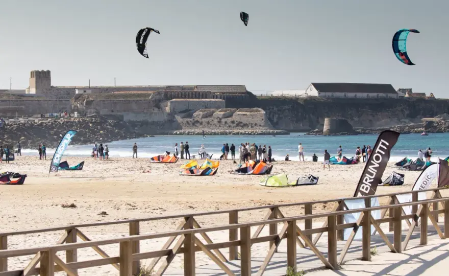 Kitesurfing w Polsce - Jak wybrać najlepszy spot i zaplanować wyjazd?