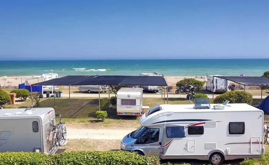 Camping cerca de Barcelona - ¿Playa, ciudad o montaña?
