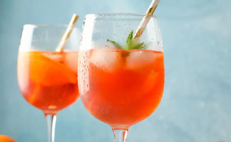 Aperol Spritz perfekt mixen - Das Geheimnis des 3-2-1 Rezepts