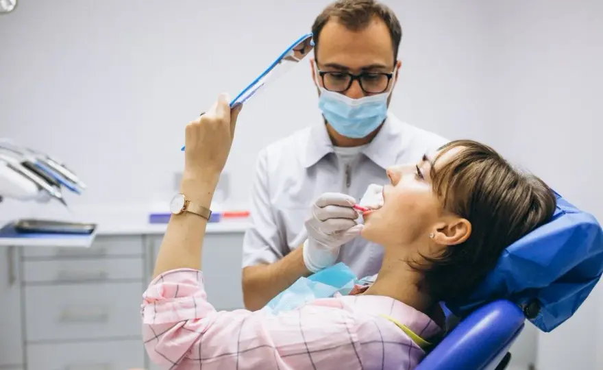 Opryszczka a dentysta: Kiedy wizyta jest bezpieczna? Uniknij ryzyka!