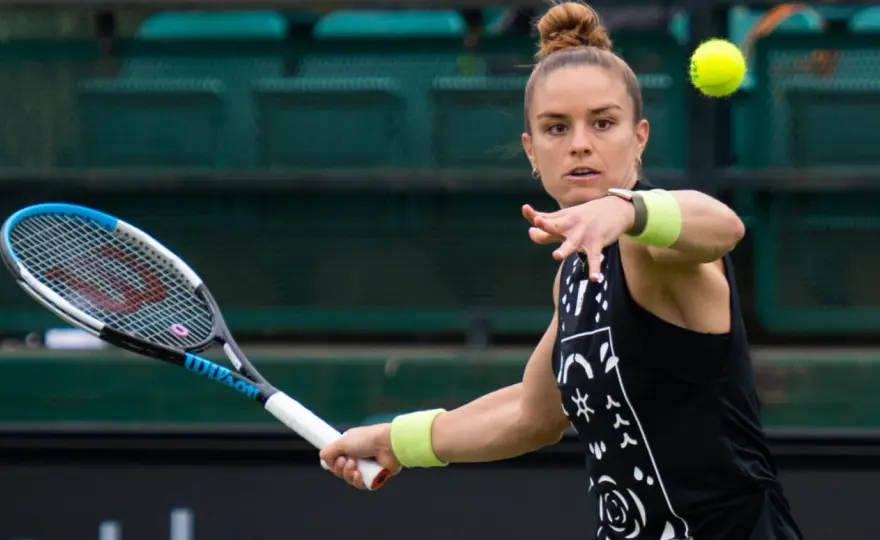 Maria Sakkari - Jak gra grecka gwiazda tenisa?