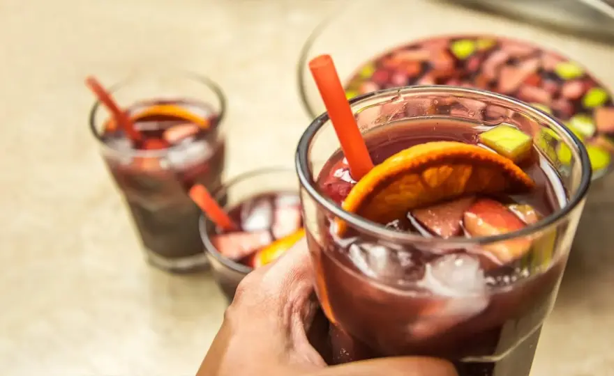 Sangria i inne hiszpańskie napoje alkoholowe – odkryj ich tajemnice