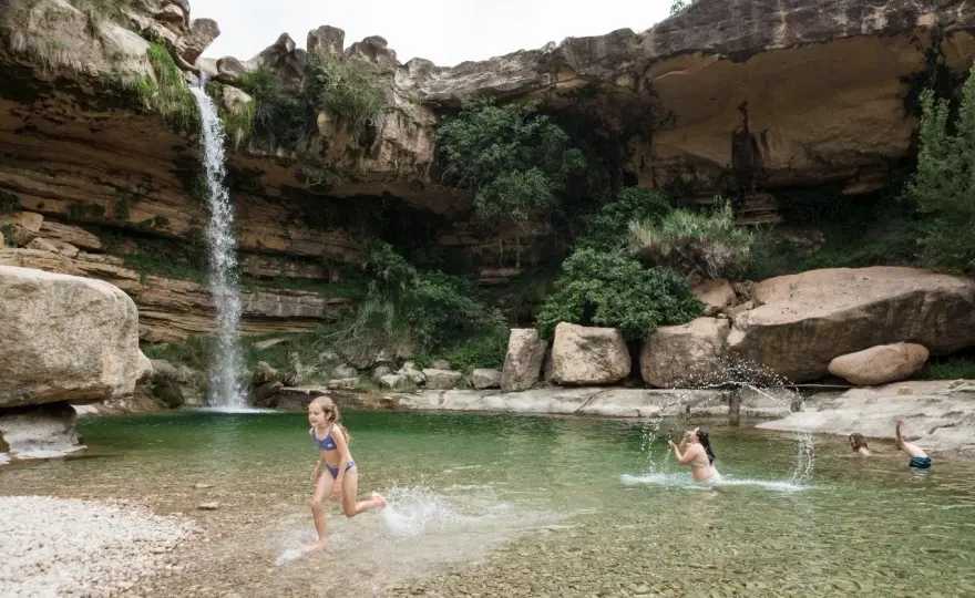 Baños naturales en España - Elige bien tu lago o cascada