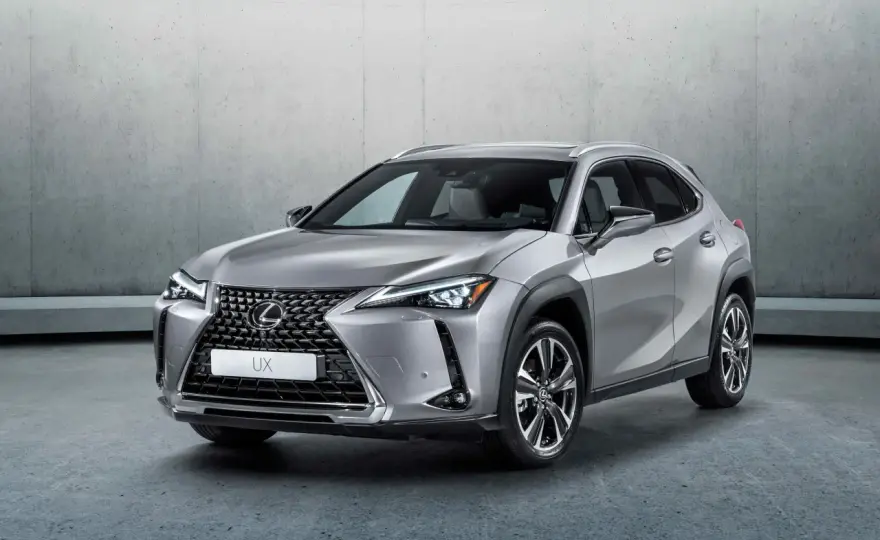Lexus UX 250h i 300h - czy to nadal ma sens?