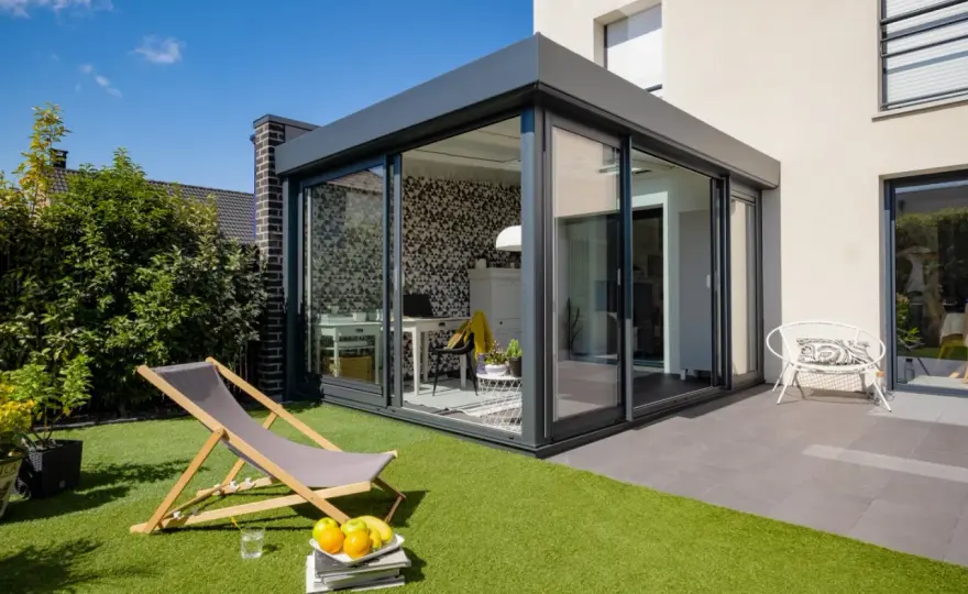 Véranda 15 m² - Aménagez un espace lumineux et confortable