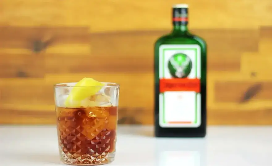 Jägermeister Orange - jak smakuje i z czym najlepiej mieszać?