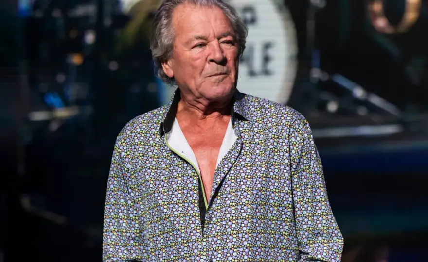 Kto śpiewa w Deep Purple? Historia wokalistów i ich wpływ