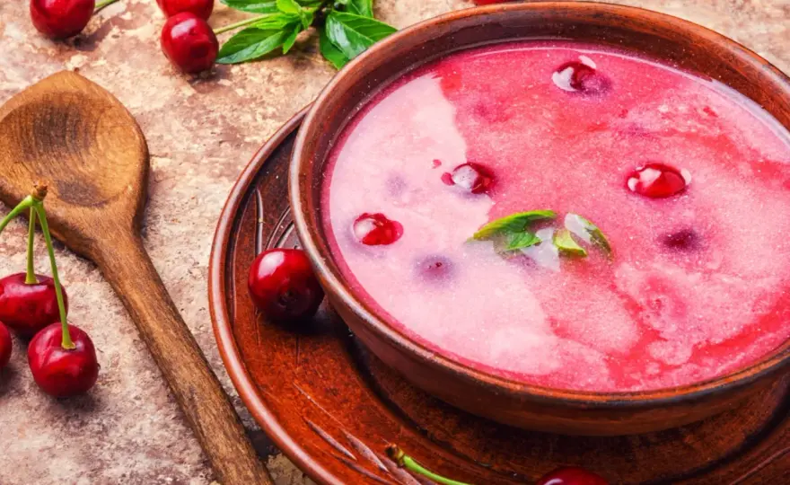 Zupa owocowa - Koszmar czy smak dzieciństwa? Klasyczny przepis