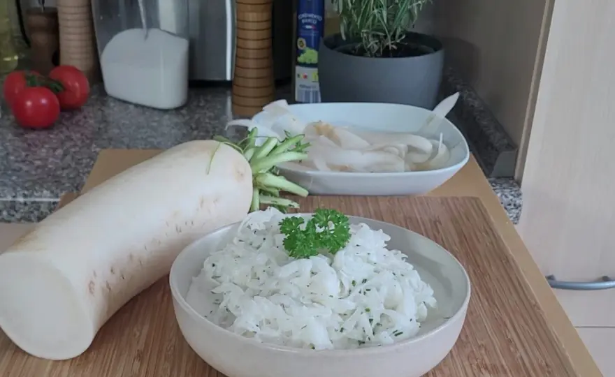 Rettichsalat Rezept - So wird er perfekt mild und knackig