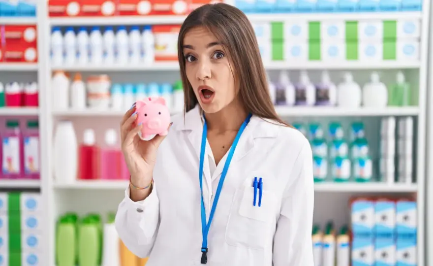 Technik farmacji - Zarobki, egzamin i realia zawodu. Czy warto?