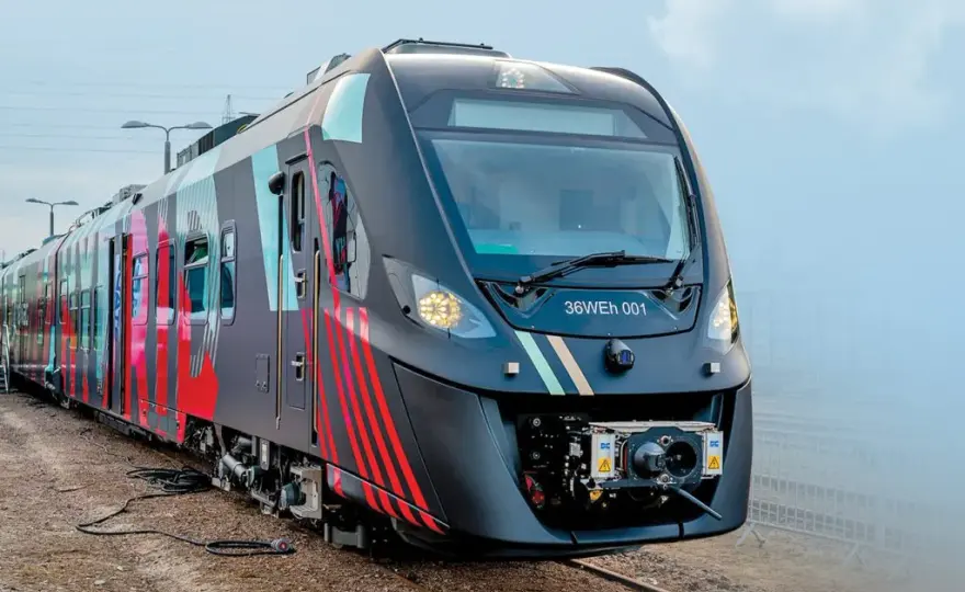 Polskie pociągi: Prąd, diesel, wodór? Co naprawdę je napędza?