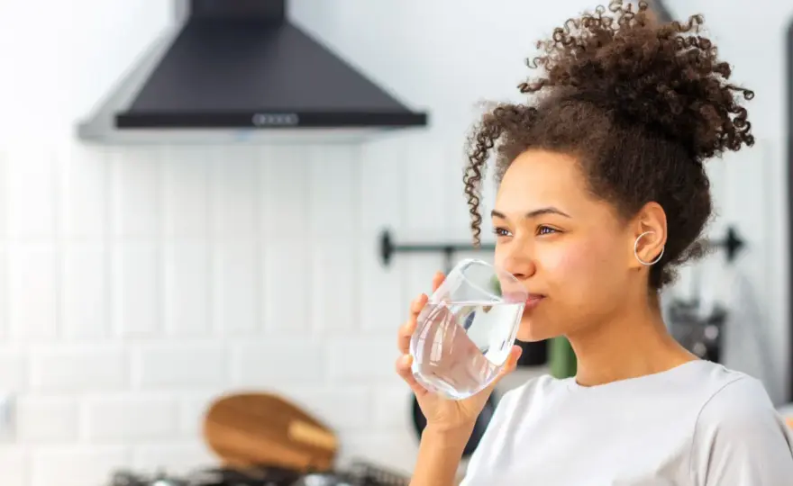 Acqua calda per la stitichezza funziona davvero?