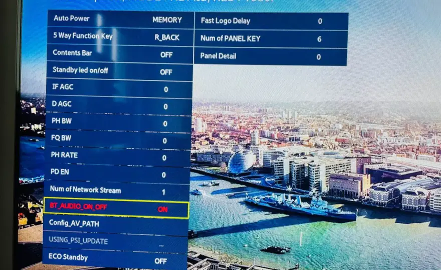 Jak podłączyć słuchawki bezprzewodowe do telewizora Samsung bez problemów