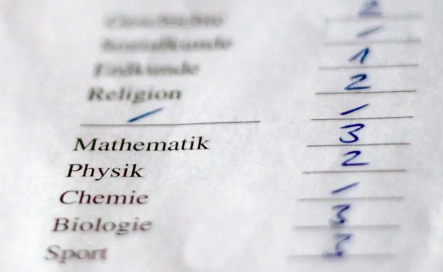 Zeugnisausgabe meistern - So vermeiden Lehrer Fehler!