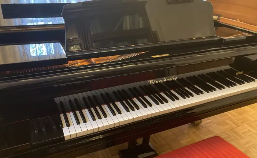Różnice między fortepianem a pianinem - przewodnik