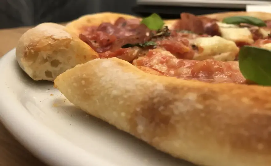 Pizza Canotto - Luftiger Rand wie vom Profi? So gelingt's!